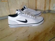 Adidasi nike  model nou foto