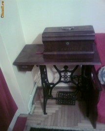 Masina de cusut SCHWEITZER stare buna de functionare An fabricatie 1820 pt colectionari! foto