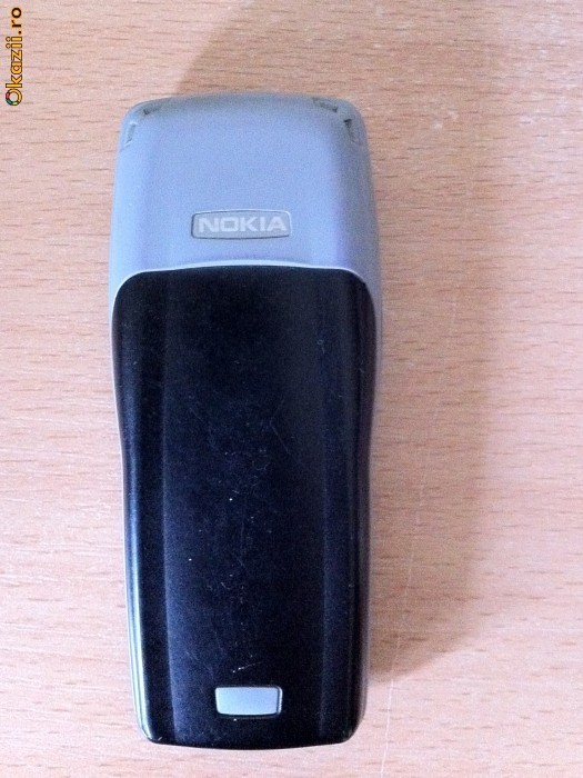 Vand Nokia 1100,merge impecabil . foto mare