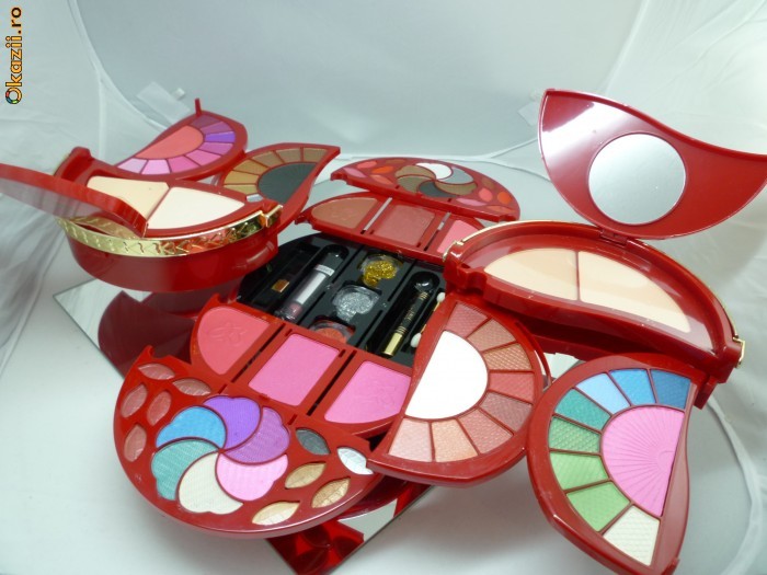 TRUSA MAKE-UP PROFESIONALA foto mare