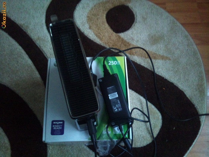 Vand/ Schimb Xbox 360 slim foto mare