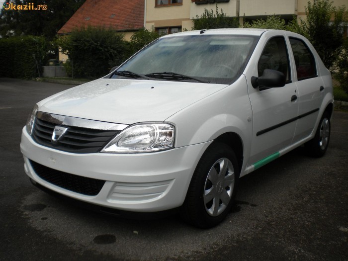 Dacia Logan foto mare
