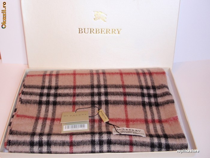 Fular Burberry. Foarte fin si moale la atingere! foto mare