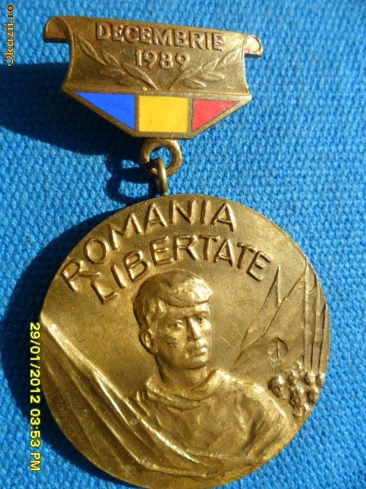 Luptator pentru victoria revolutiei romane foto mare