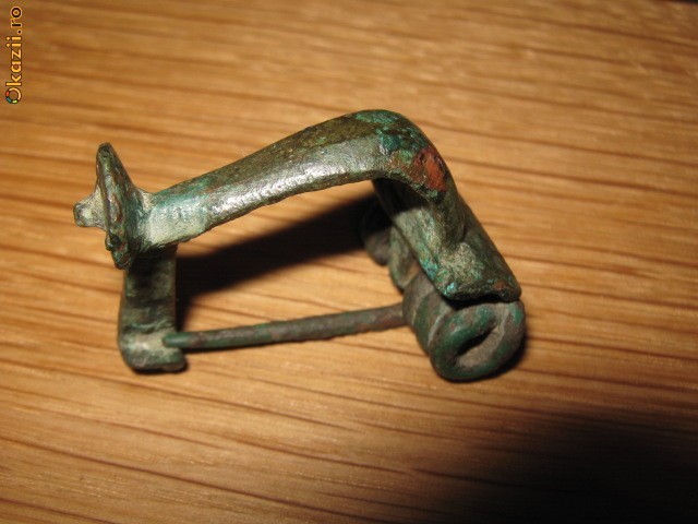 Fibula de bronz romana sec I-III DH foto mare