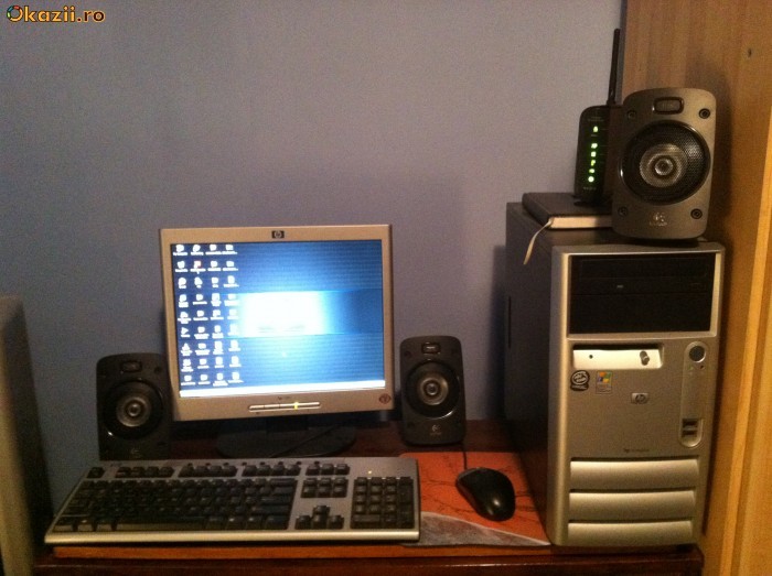 VAND URGENT - SISTEM DESKTOP HP CELERON P4 - 2200Mhz + MONITOR HP 15' + MOUSE OPTIC  SI TASTATURA foto mare