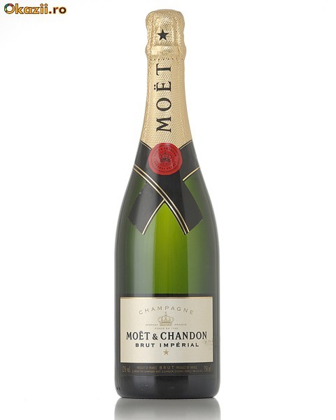 vand sampanie moet & chandon foto mare