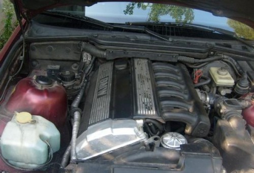 BMW 320i dezmembrez foto mare